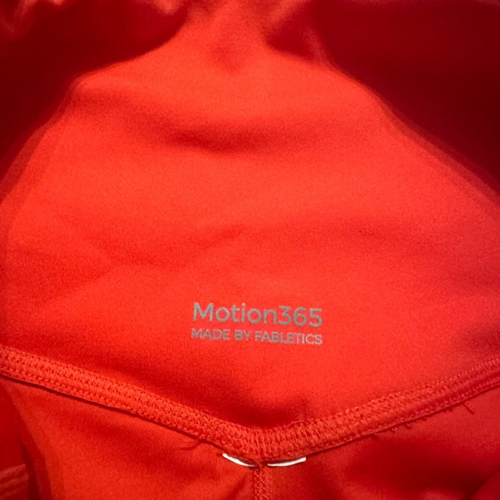 Fabletics motion 365 size medium - Picture 2 of 3